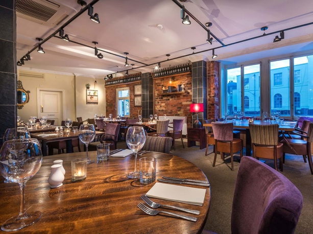 Imagen del bar/restaurante del Hotel The White Hart , Boston, Lincolsnhire. Foto 3