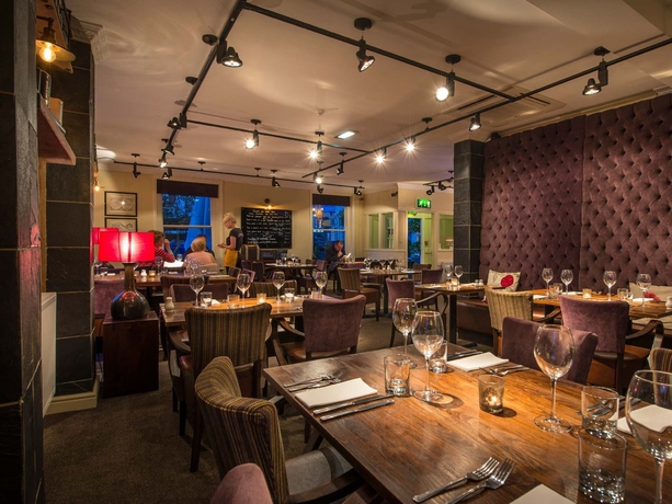 Imagen del bar/restaurante del Hotel The White Hart , Boston, Lincolsnhire. Foto 4