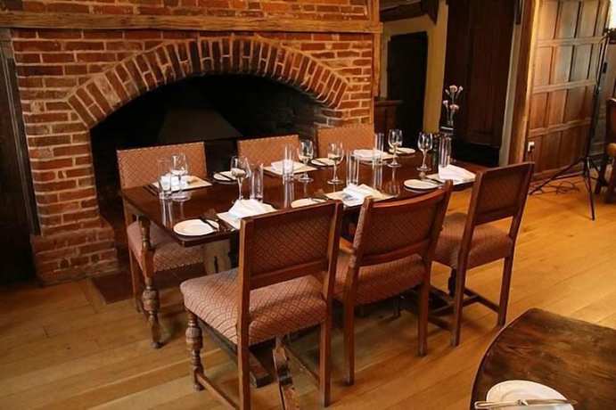 Imagen del bar/restaurante del Hotel The White Hart, Braintree. Foto 2