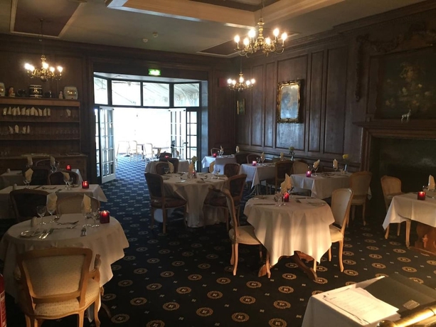 Imagen del bar/restaurante del Hotel The White Hart, Brighton. Foto 2