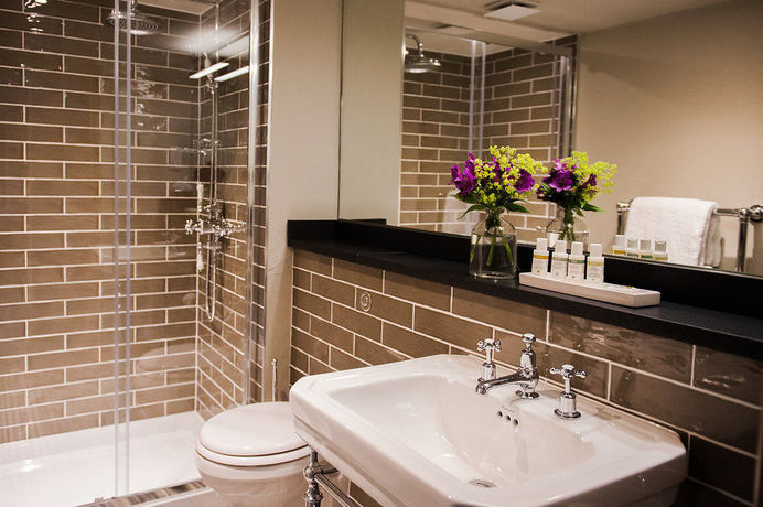 Imagen del bar/restaurante del Hotel The White Hart, Overton. Foto 2