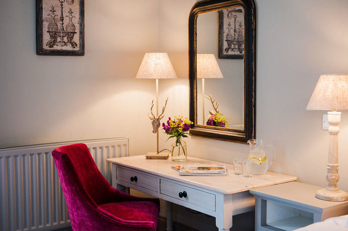 Imagen del bar/restaurante del Hotel The White Hart, Overton. Foto 5