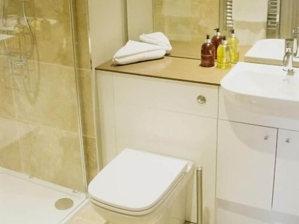 Imagen de la habitación del Hotel The White Hart, Stratton St Margaret. Foto 4