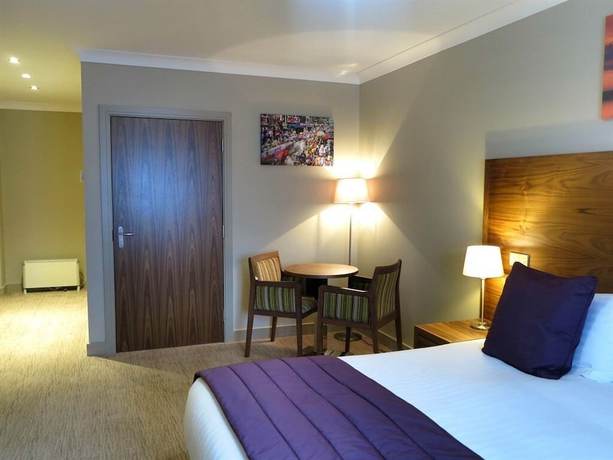 Imagen de la habitación del Hotel The White Hart, Stratton St Margaret. Foto 10