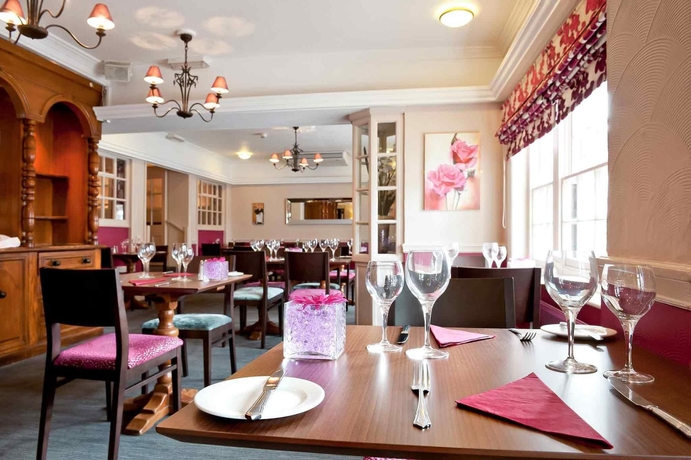 Imagen del bar/restaurante del Hotel The White Horse, Dorking. Foto 5