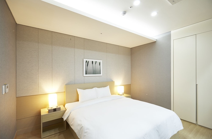 Imagen de la habitación del Hotel The White Hotel. Foto 7