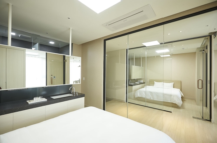 Imagen de la habitación del Hotel The White Hotel. Foto 12