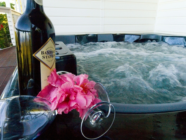 Imagen de la piscina del Hotel The White House. Foto 18