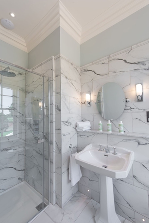 Imagen de la habitación del Hotel The White House. Foto 10