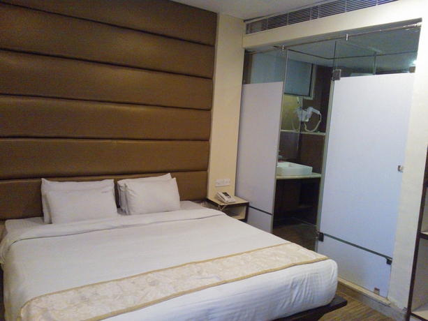 Imagen de la habitación del Hotel The White Klove. Foto 8