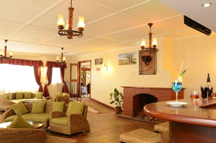 Imagen de los exteriores del Hotel The White Rhino. Foto 16