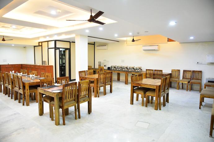 Imagen del bar/restaurante del Hotel The White Tulip, Jaipur Municipal Corporation. Foto 2