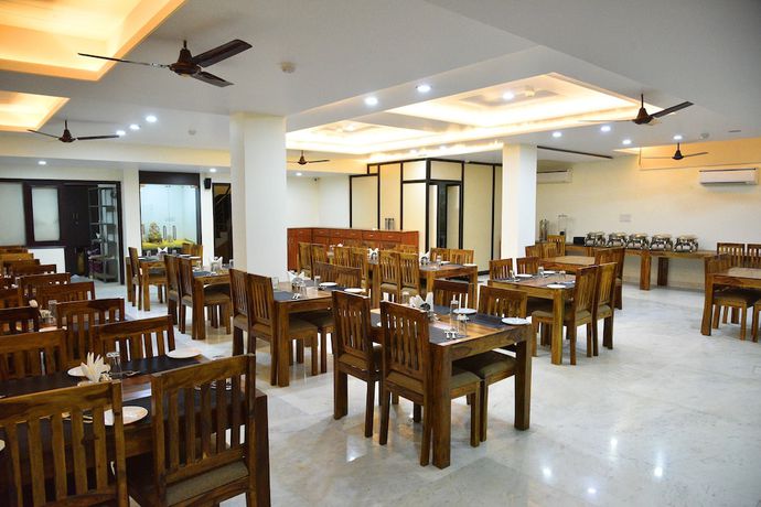 Imagen del bar/restaurante del Hotel The White Tulip, Jaipur Municipal Corporation. Foto 3