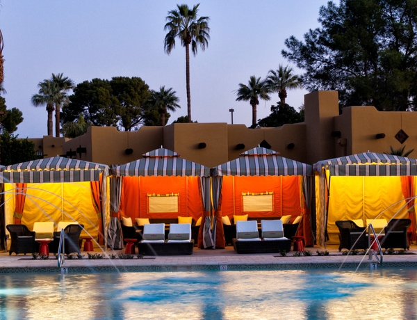 Imagen de la piscina del Hotel The Wigwam. Foto 13