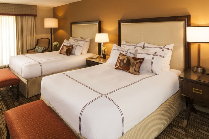 Imagen de la habitación del Hotel The Wigwam. Foto 8