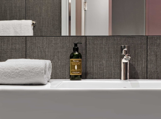 Imagen de la habitación del Hotel The William. Foto 2