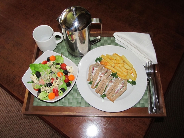 Imagen del bar/restaurante del Hotel The Willow Inn. Foto 5