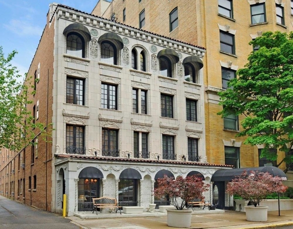 Imagen de los exteriores del Hotel The Willows. Foto 4