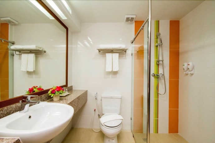 Imagen de los interiores del Hotel The Win Pattaya. Foto 18