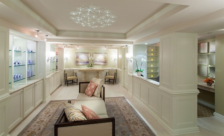 Imagen de la piscina del Hotel The Windsor Court. Foto 16