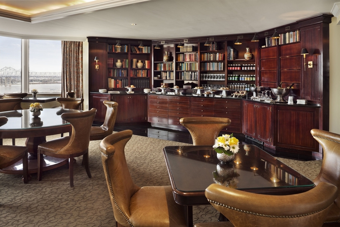 Imagen del bar/restaurante del Hotel The Windsor Court. Foto 7