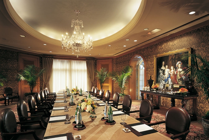 Imagen de los interiores del Hotel The Windsor Court. Foto 14