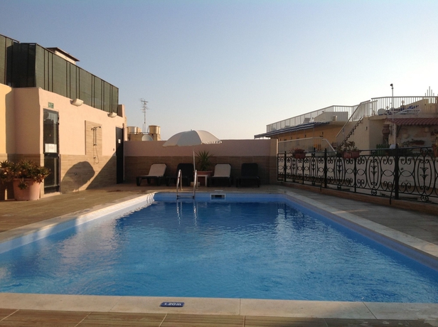 Imagen de la piscina del Hotel The Windsor, Sliema. Foto 13
