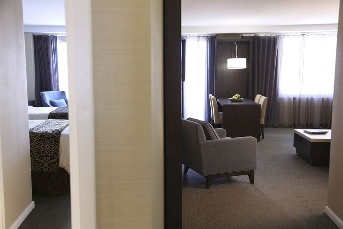 Imagen de los interiores del Hotel The Windsor Suites. Foto 18