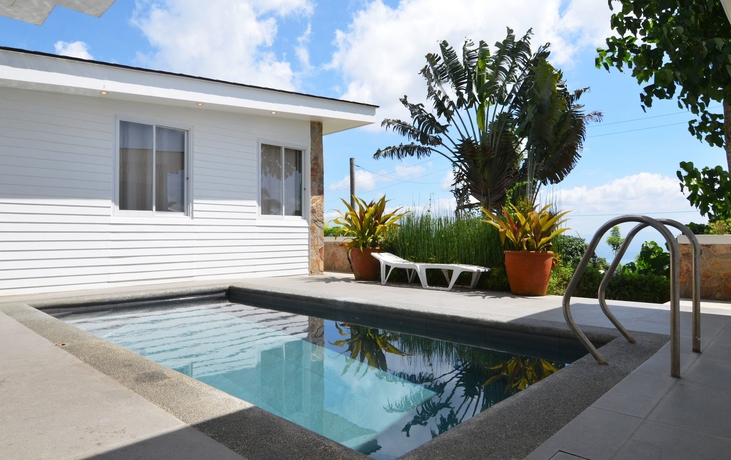 Imagen de la piscina del Hotel The Windy Ridge. Foto 18
