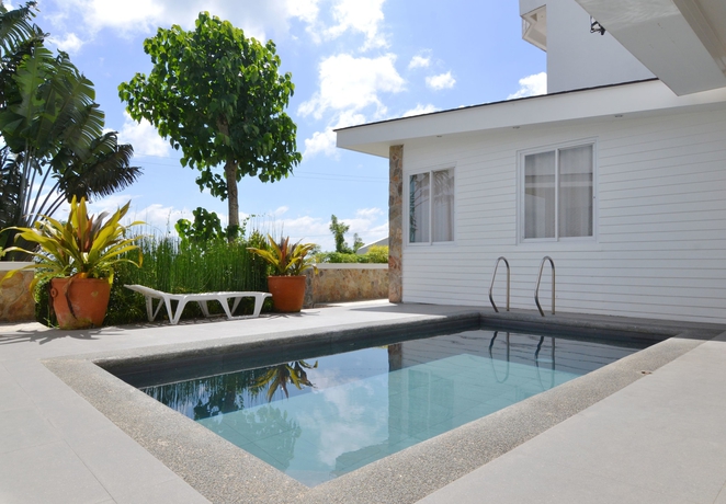 Imagen de la piscina del Hotel The Windy Ridge. Foto 19