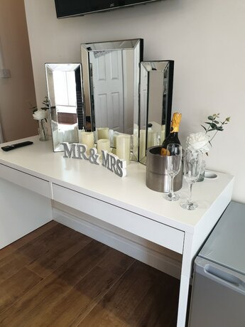 Imagen general del Hotel The Winter Garden Suites. Foto 5