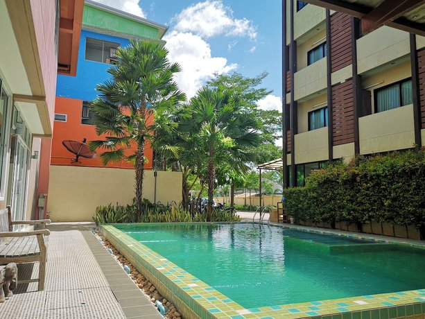 Imagen de la piscina del Hotel The Wonders. Foto 16