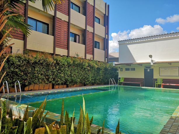 Imagen de la piscina del Hotel The Wonders. Foto 17