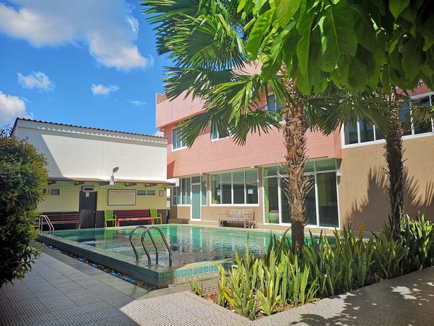 Imagen de la piscina del Hotel The Wonders. Foto 18