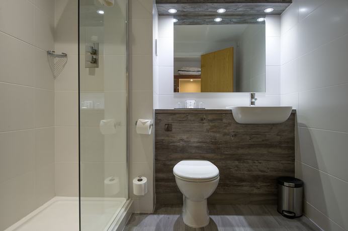 Imagen de la habitación del Hotel The Woodlands Event Centre. Foto 17