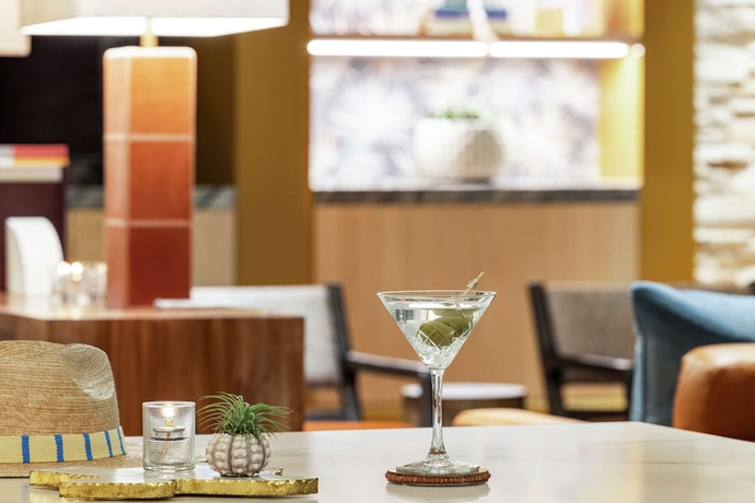 Imagen de los interiores del Hotel The Woodlands Resort, Curio Collection By Hilton. Foto 16