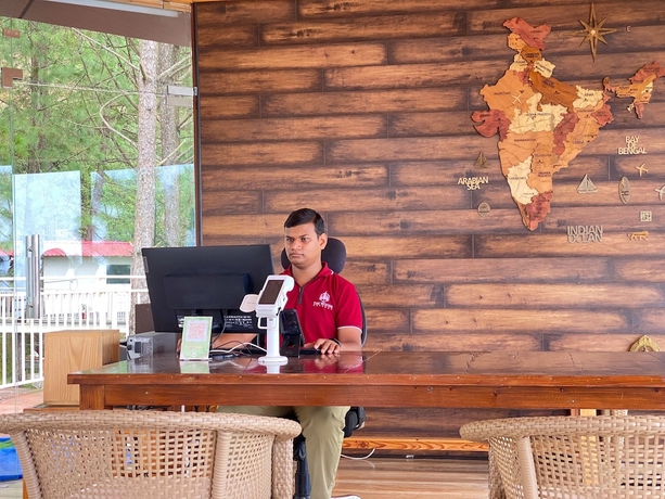 Imagen de los interiores del Hotel The Woods Retreat. Foto 14