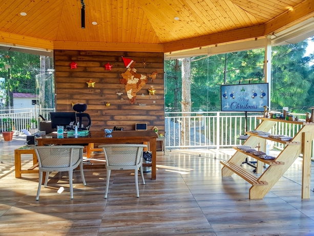 Imagen de los interiores del Hotel The Woods Retreat. Foto 15