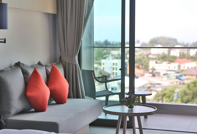 Imagen de los interiores del Hotel The Yama Phuket. Foto 11