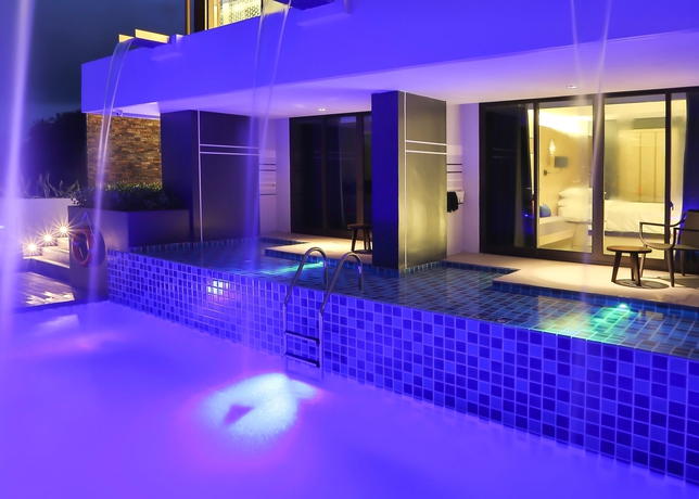 Imagen de la piscina del Hotel The Yama Phuket. Foto 15