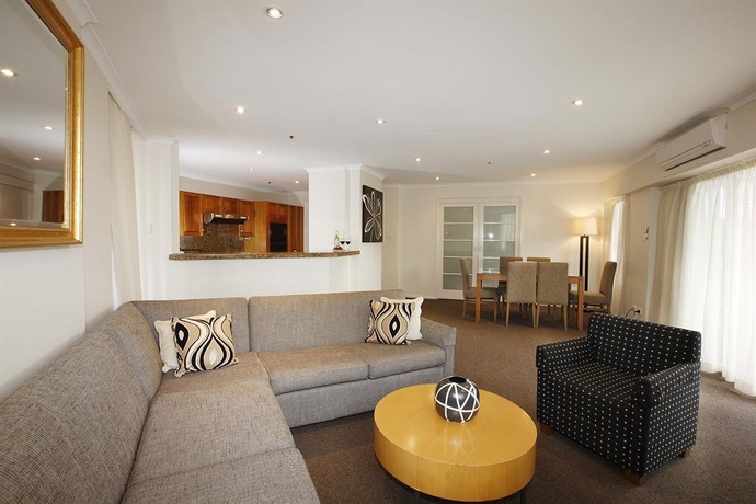 Imagen de los interiores del Hotel The York By Swiss-belhotel International. Foto 12