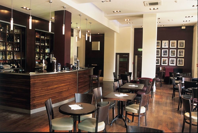 Imagen del bar/restaurante del Hotel The Yorkshire, Harrogate. Foto 2
