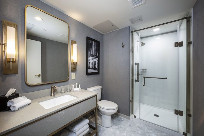 Imagen de la habitación del Hotel The Yorktowne, Tapestry Collection by Hilton. Foto 8