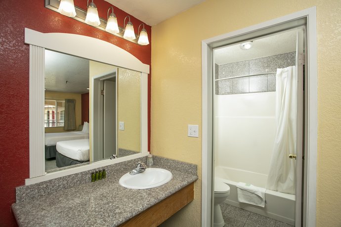 Imagen de la habitación del Hotel The Yosemite Inn. Foto 5