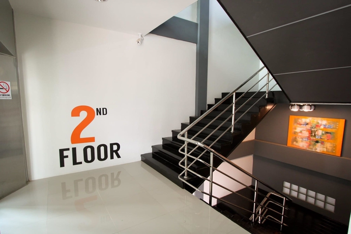 Imagen de los interiores del Hotel The Zell Budget Buriam. Foto 18