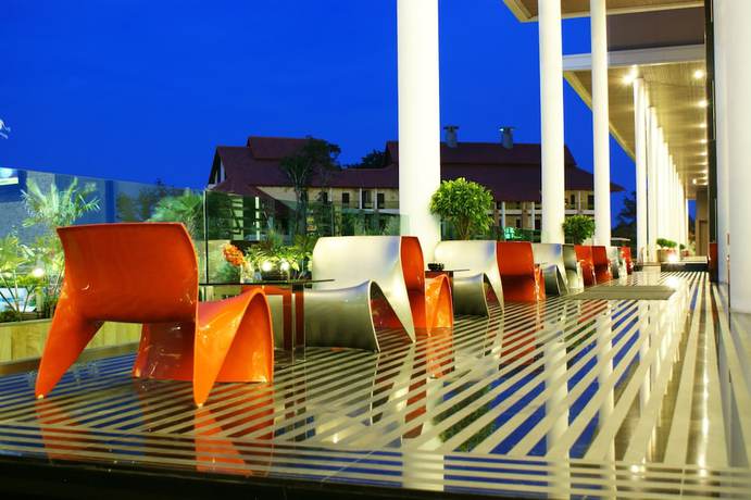 Imagen del bar/restaurante del Hotel The Zign Pattaya. Foto 5