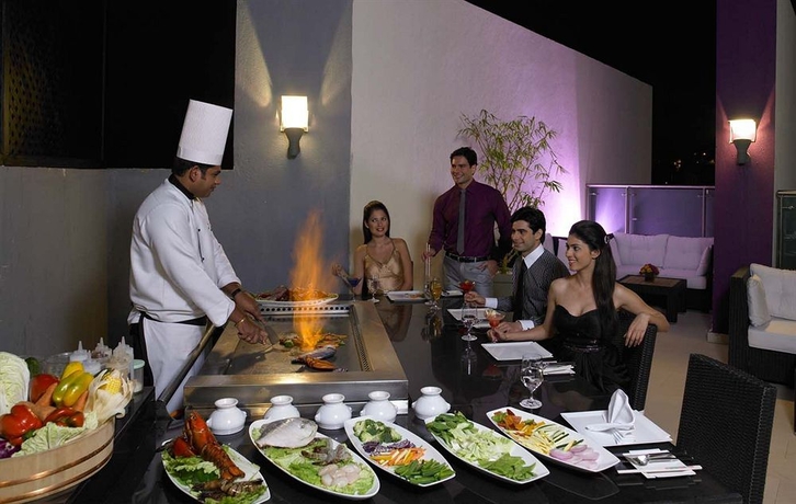 Imagen del bar/restaurante del Hotel The Zuri Whitefield, Bangalore. Foto 6