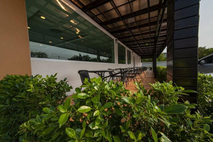Imagen general del Hotel The charlotte smart hotel lopburi. Foto 63