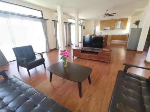 Imagen de la habitación del Hotel The deer resort, Chiang Mai. Foto 10