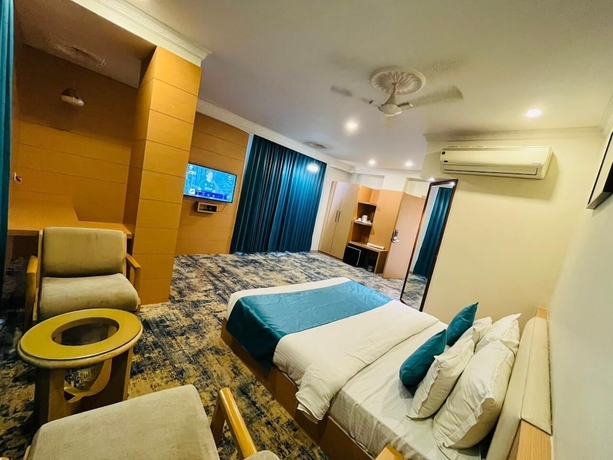 Imagen de la habitación del Hotel The gorbandh palace. Foto 6